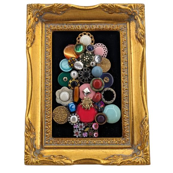 Cute Handmade Vintage BUTTON & BEAD CHRISTMAS TREE Tabletop 6x8 Gold Gilt Frame - Picture 1 of 8